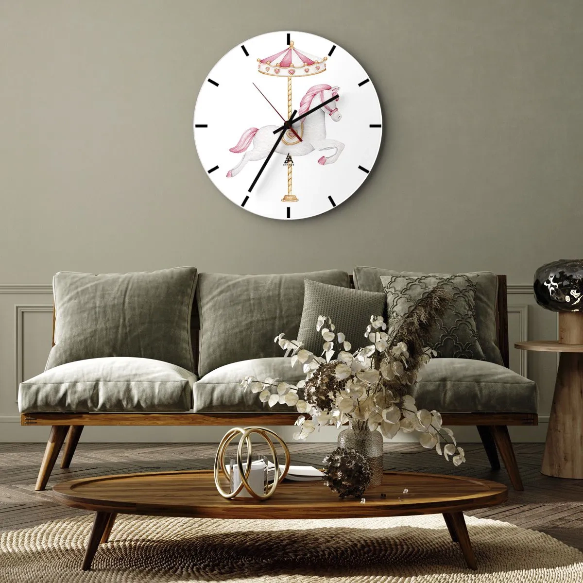 Nástenné hodiny - Biely kolotočový kôň s ružovým sedlom na bielom pozadí - 30x30cm - Vyrazil z kopýtka - Moderná nástenná dekorácia do obývacej izby, kuchyne a spálne ARTTOR