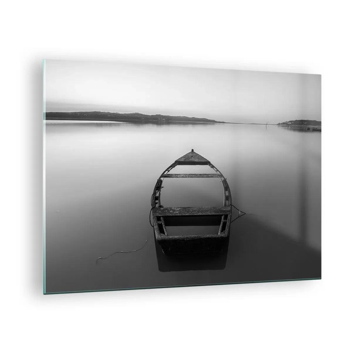Obraz na skle - Stará loď na pokojnej hladine vody v čiernobielej farbe - 70x50cm - Túžba a melanchólia - Moderná nástenná dekorácia do obývacej izby a spálne ARTTOR