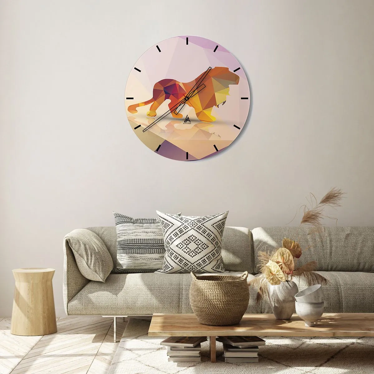 Nástenné hodiny - Geometrický lev v odtieňoch žltej a fialovej - 30x30cm - Diamantový kráľ - Moderná nástenná dekorácia do obývacej izby, kuchyne a spálne ARTTOR