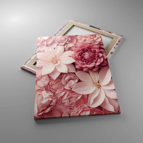 Obraz na plátne - V ružových okvetných lístkoch - 50x70 cm