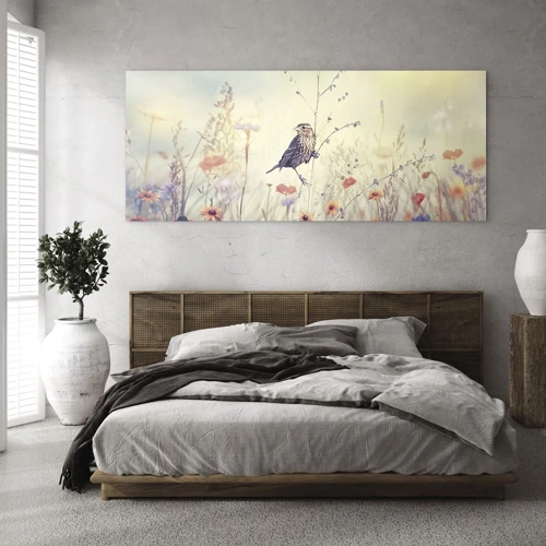 Obraz na skle - Portrét vtáka s lúkou v pozadí - 100x40 cm