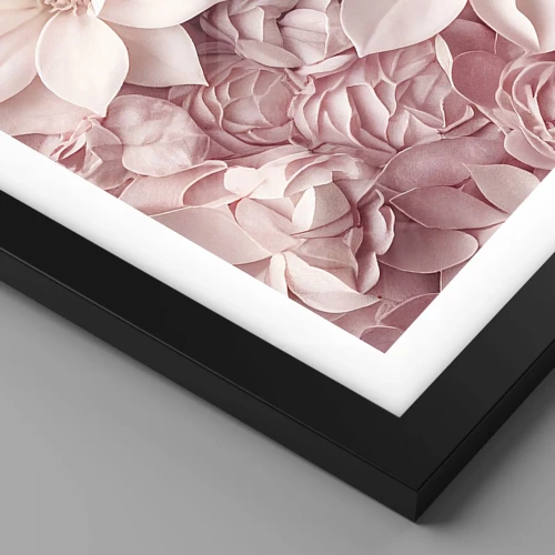 Plagát v čiernom ráme - V ružových okvetných lístkoch - 50x50 cm