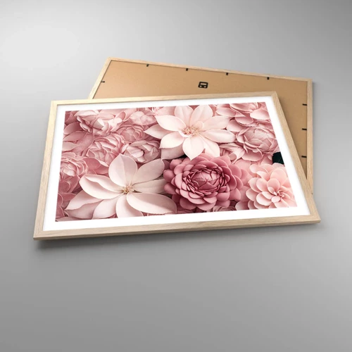 Plagát v ráme zo svetlého duba - V ružových okvetných lístkoch - 70x50 cm